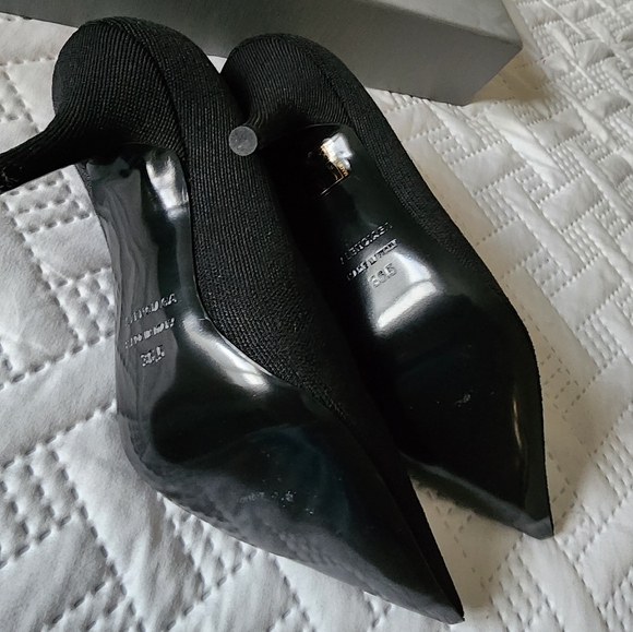 BNIB 36.5 Balenciaga Velvet Pumps - Picture 4 of 7